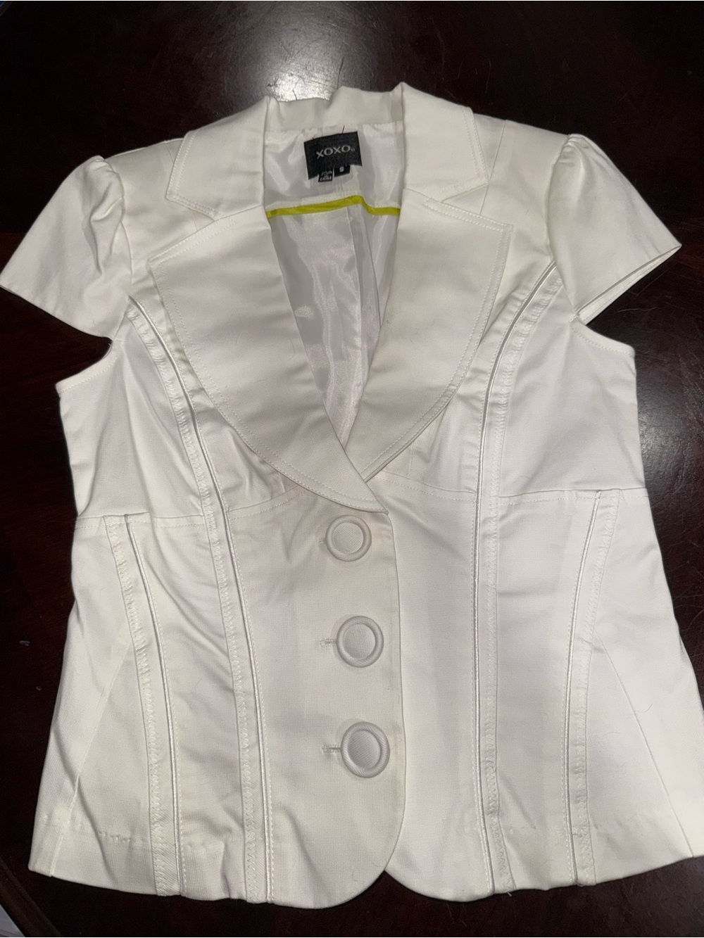 XOXO White Short Sleeve Tailored Button Front Blazer Top - Picture 7 of 7